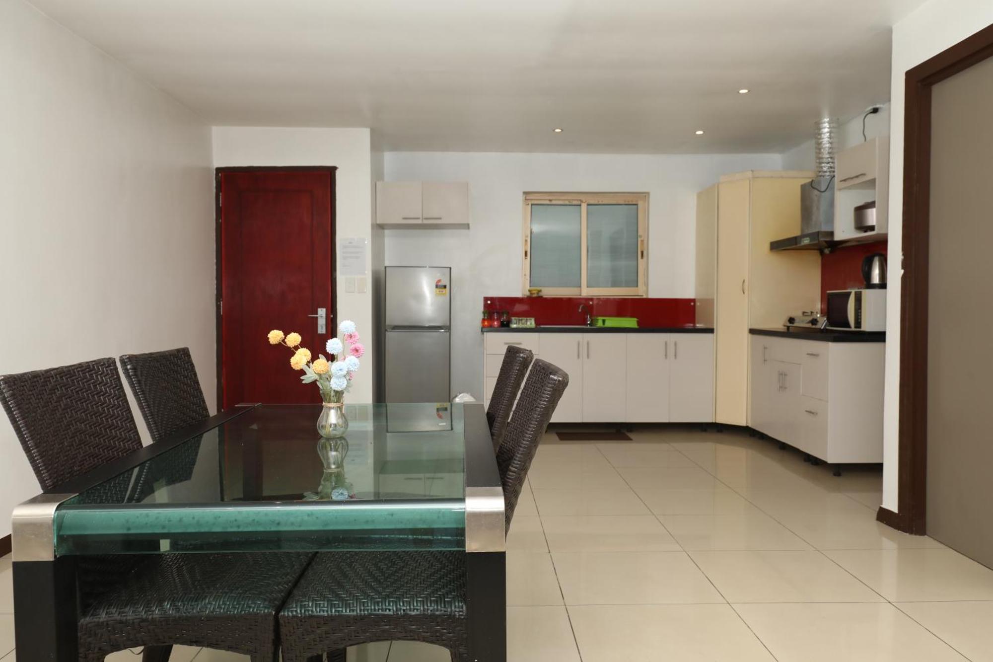 Tropical Plaza Apartment *